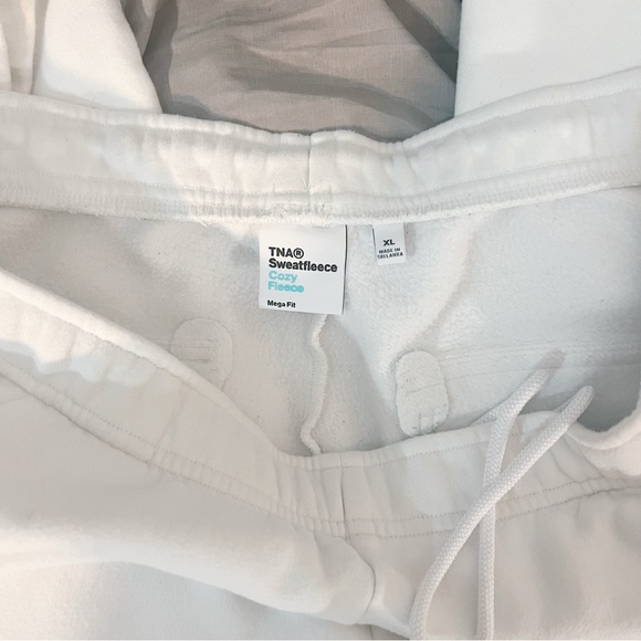 Aritzia TNA Mega Cargo Sweatpants - Picture 3 of 3